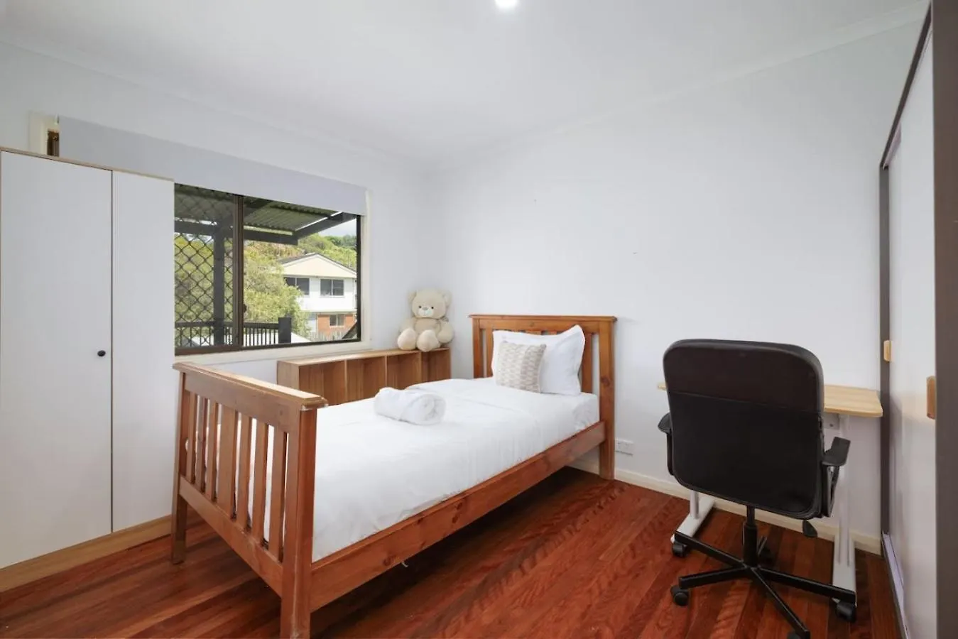 Best Value 4Beds Home Near Shops, Cafes And Forest Brisbane Holiday home